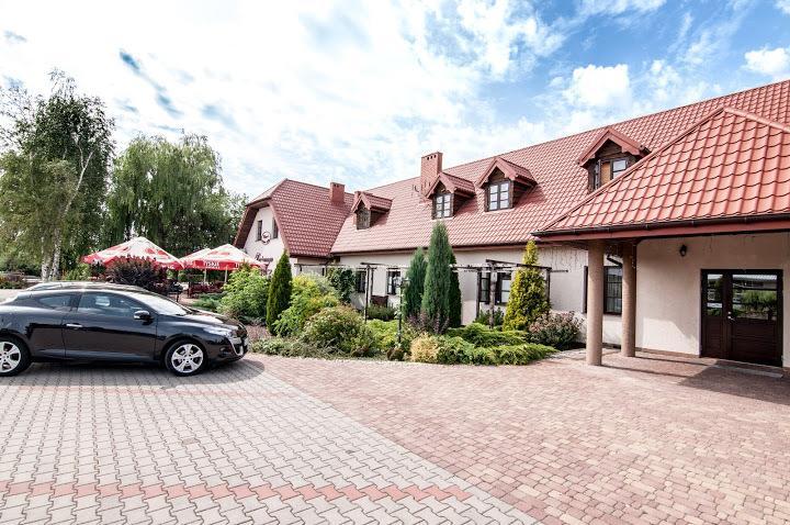 Pod Wierzba Hotel Uniejow Exterior foto